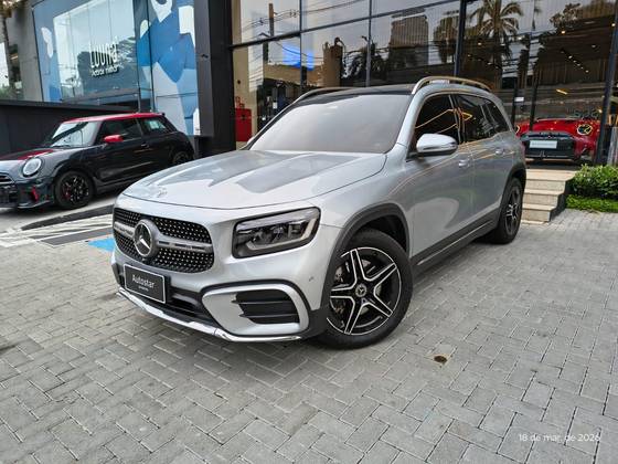 MERCEDES-BENZ GLB 220 2.0 MHEV AMG LINE 4MATIC 8G-DCT MERCEDES-BENZ GLB 220 2.0 MHEV AMG LINE 4MATIC 8G-DCT